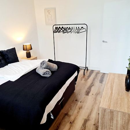 Апартаменти Burkhardt Hall- Parking Included- Sleeps 4 Свіндон Екстер'єр фото
