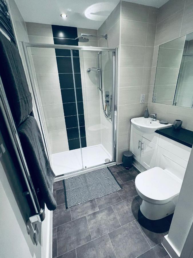 Апартаменти Burkhardt Hall- Parking Included- Sleeps 4 Свіндон Екстер'єр фото