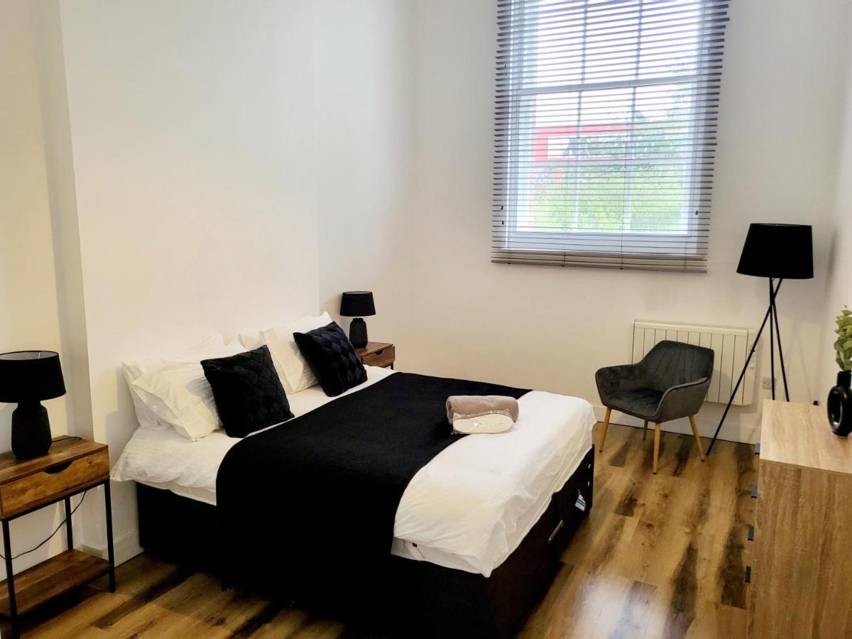 Апартаменти Burkhardt Hall- Parking Included- Sleeps 4 Свіндон Екстер'єр фото